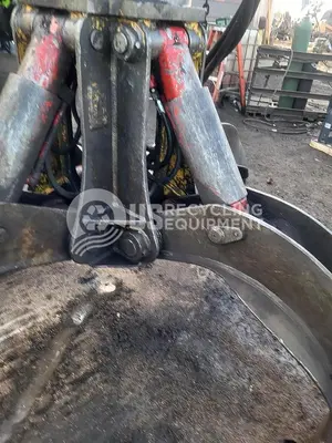USED YOUNG CORPORATION TWO (2) LO100B ORANGE PEEL GRAPPLES