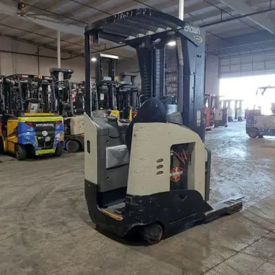 USED 2016 CROWN RR5725-45