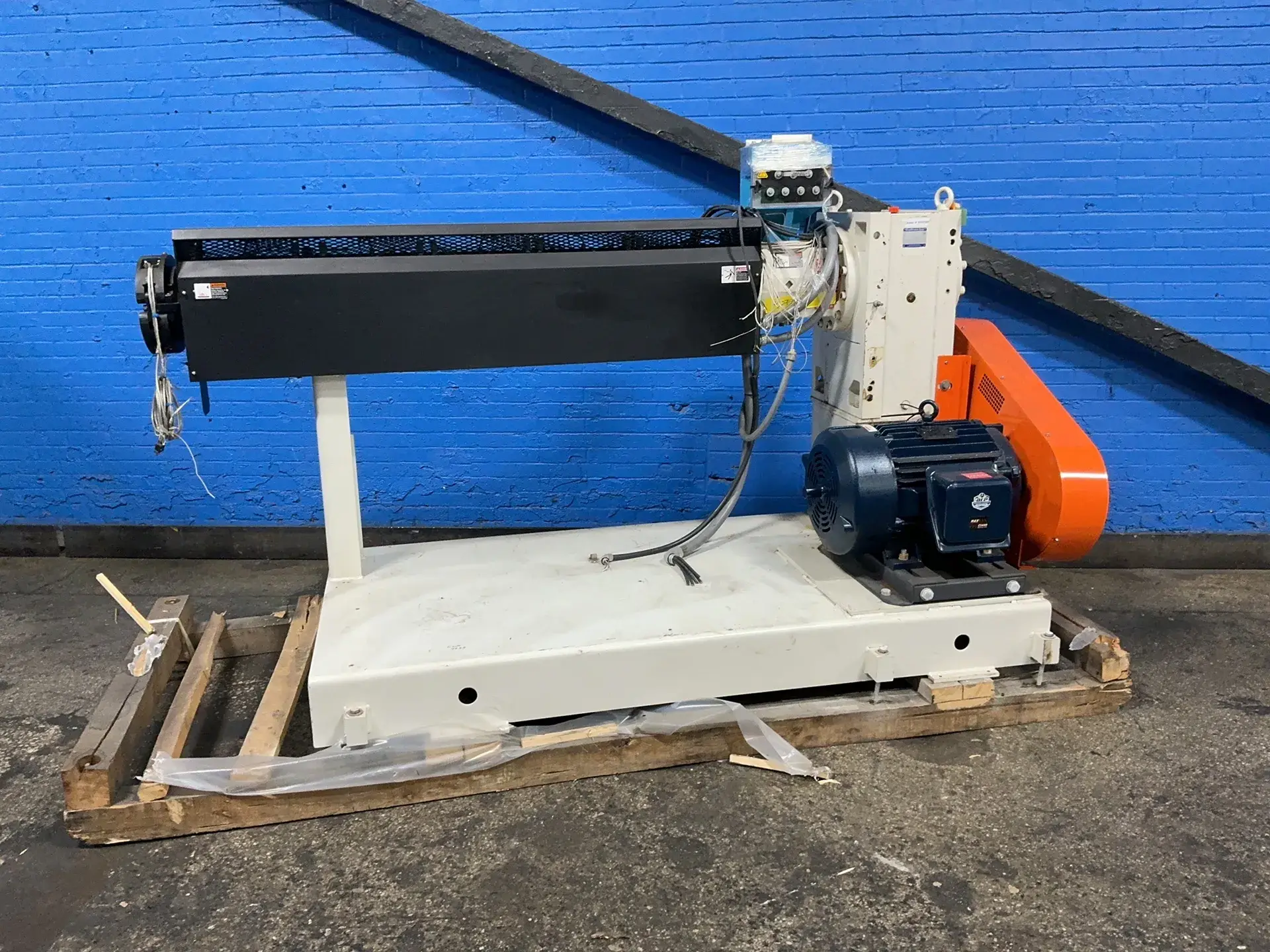 Used 2006 AMERICAN KUHNE AK 250 30:1 A/C EXT Misc Plastics Equipment Ohio US | HGR 24 #1265809