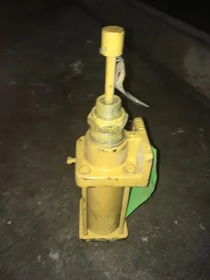 Used CATERPILLAR ENAD343R AIR CYLINDER Engine Parts & Accessories Pennsylvania US | East West Machinery & Drilling #1416688
