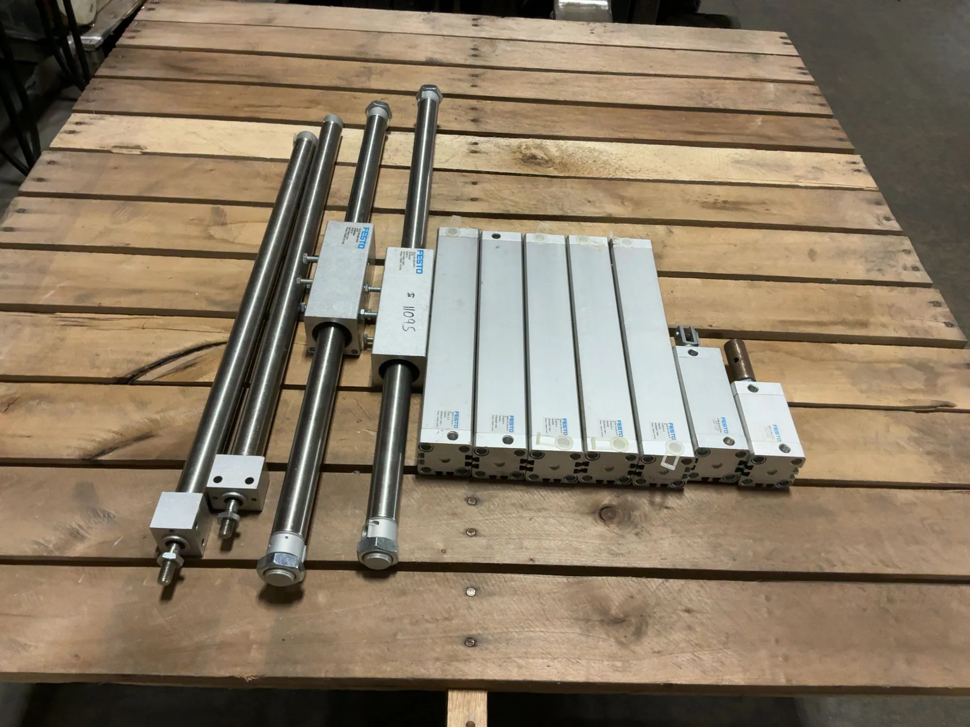 Used _UNKNOWN_ _UNKNOWN_ Pneumatic Cylinders Michigan US | Miedema Asset Management Group #1320245
