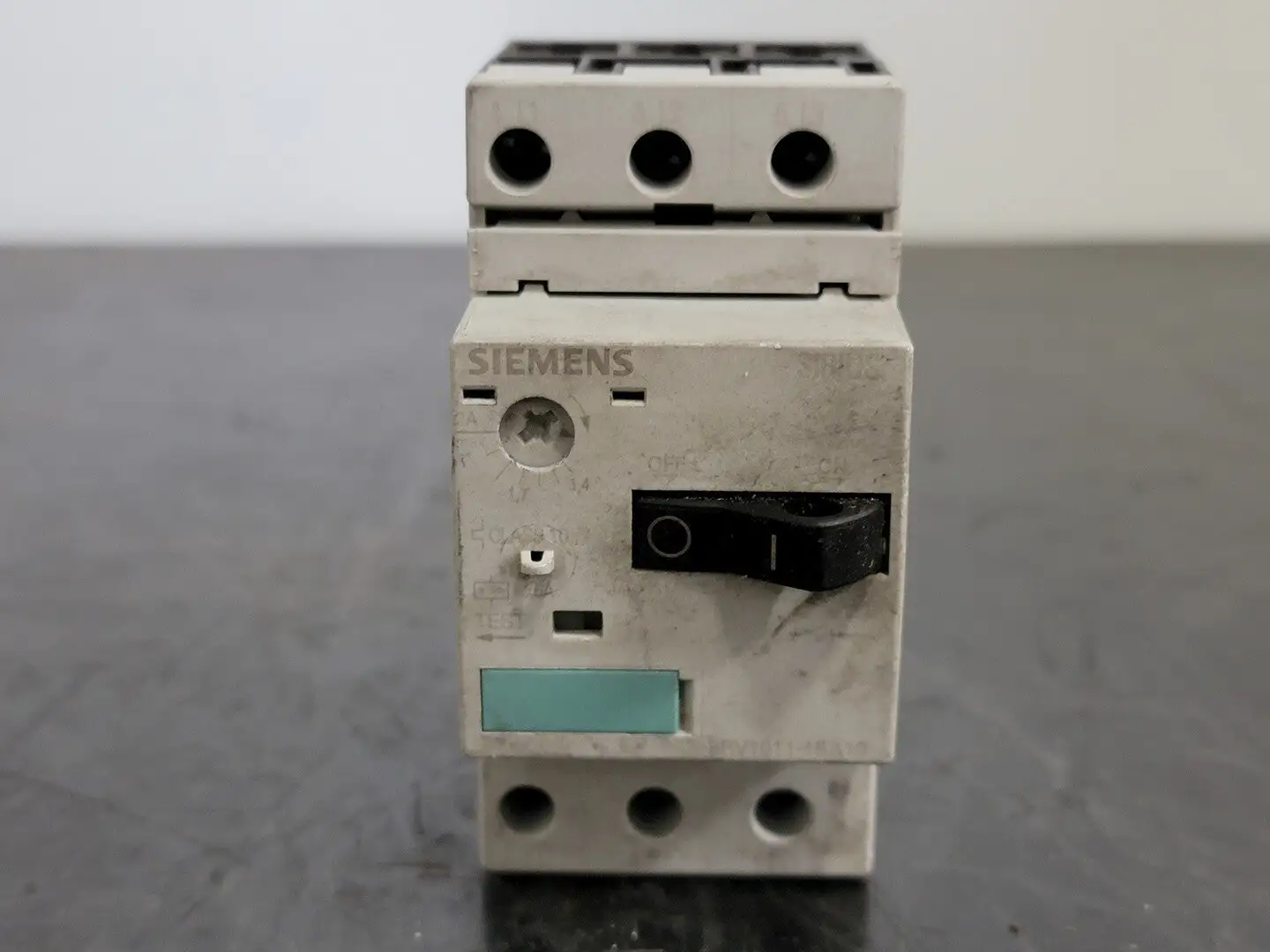 USED SIEMENS 3RV1011-1BA10
