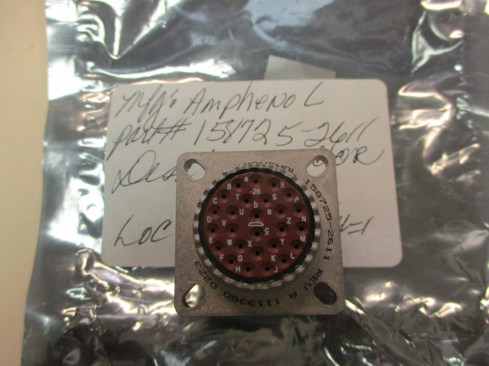 NEW Amphenol 77820 (88-555904-35P)