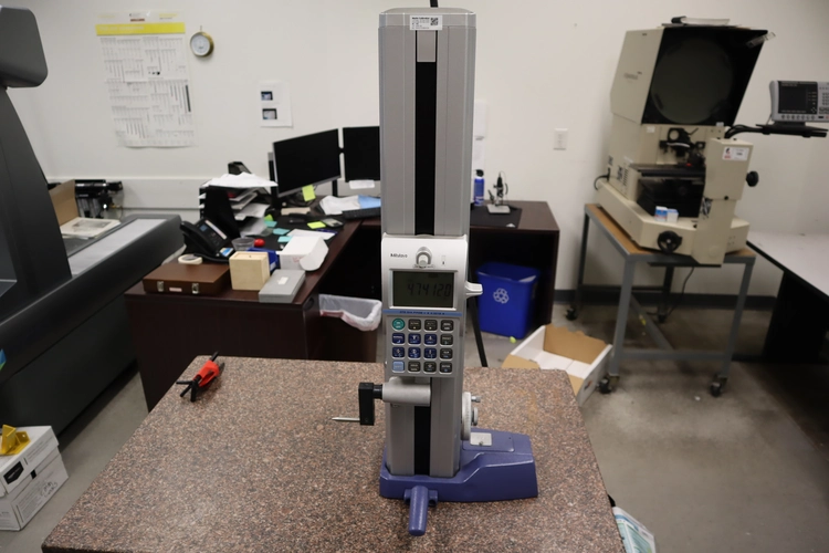 Used MITUTOYO QMH-350 14" Height Gages Minnesota US | Machinesused.com #1384505
