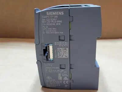 USED SIEMENS 6ES7 223-1PH32-0XB0