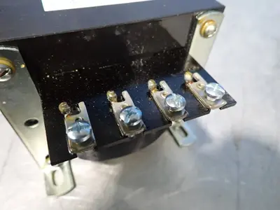 NEW SQUARE D 9070E051D1