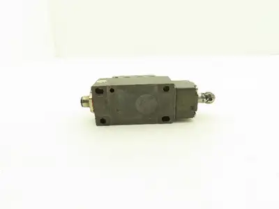 Euchner NG2RS-510AU Limit Switch Steel Roller Plunger 30V 0.1A IP65