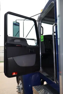 2013 KENWORTH GVWR 25,000 BOX TRUCK | Levy Recovery Group (12)