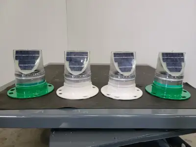 4 Case - Avlite Solar Aviation And Taxiway Light Kit