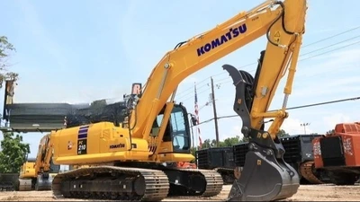USED 2023 Komatsu PC210 LC-11
