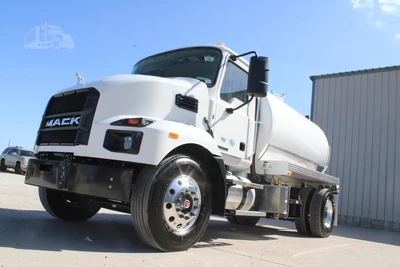 New | in-Stock 2027 MACK MD7 Septic/Sewer/Vacuum Trucks Texas US | Roll Off Truck World #1491896