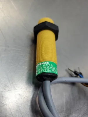 TURCK Bi5-M18-AN6X 10-30VDC 200mA Sensor Module. 5E-16