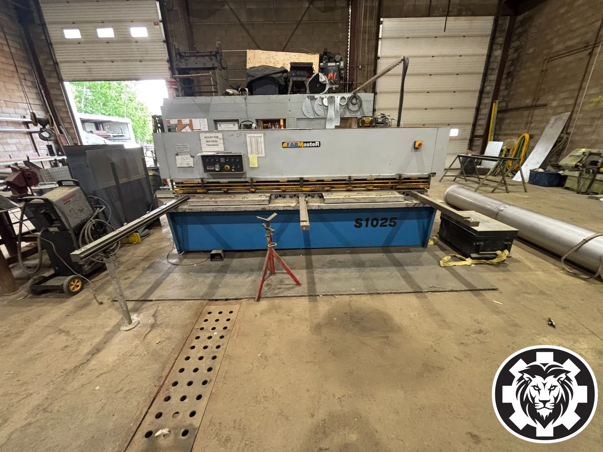 1/4″ x 10′ Fab Master Pro S1025 Hydraulic Swing Beam Shear