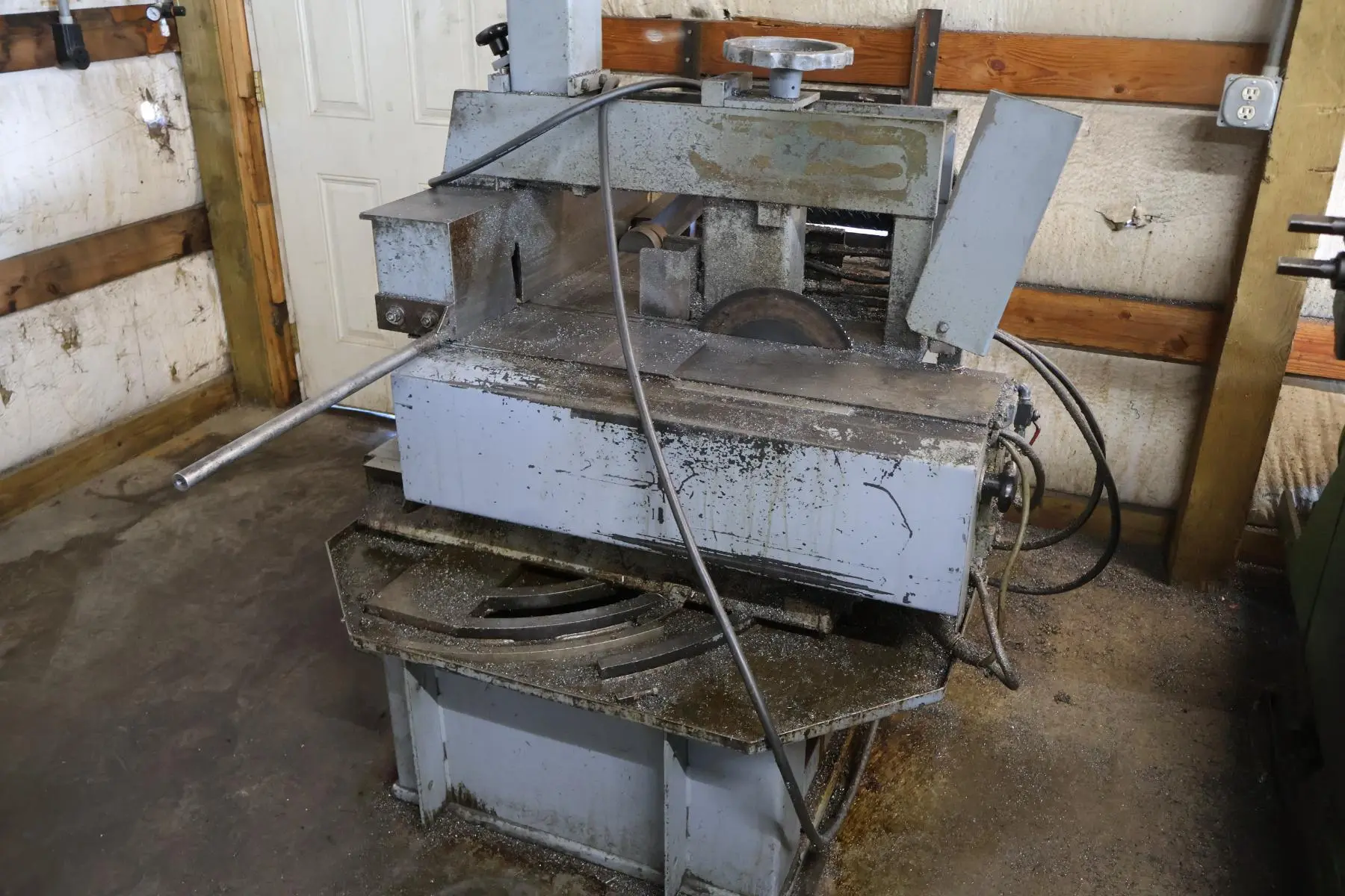 Used 1985 Maschinen Wagner LPC 110/400 Horizontal Band Saws Oregon US | MD Equipment Services LLC #1455616