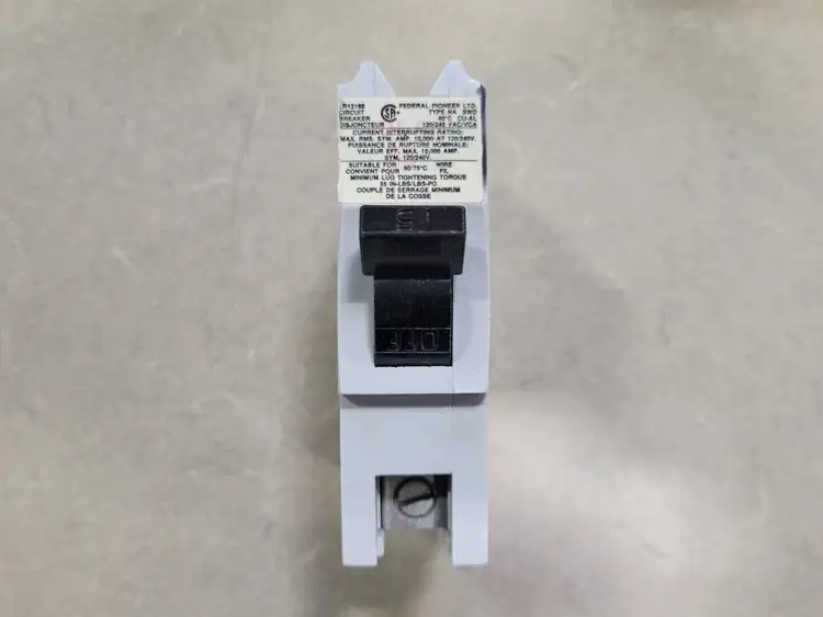Used FEDERAL PIONEER NA115 Switchgears British Columbia CA | Lenmark #242236