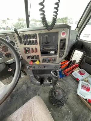 USED 2011 MACK PINNACLE CXU612