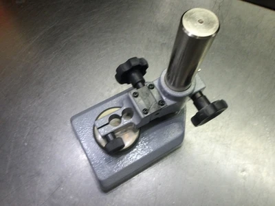 Mitutoyo Linear Gage Stand 7102 (LOC33)