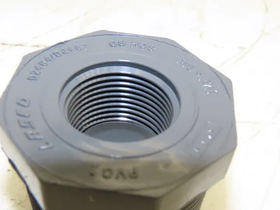 Lasco D2464 Pipe Fitting Adapter 3/4" NPT 1-1/2" NPT Schedule 80 PVCI Lot of 7