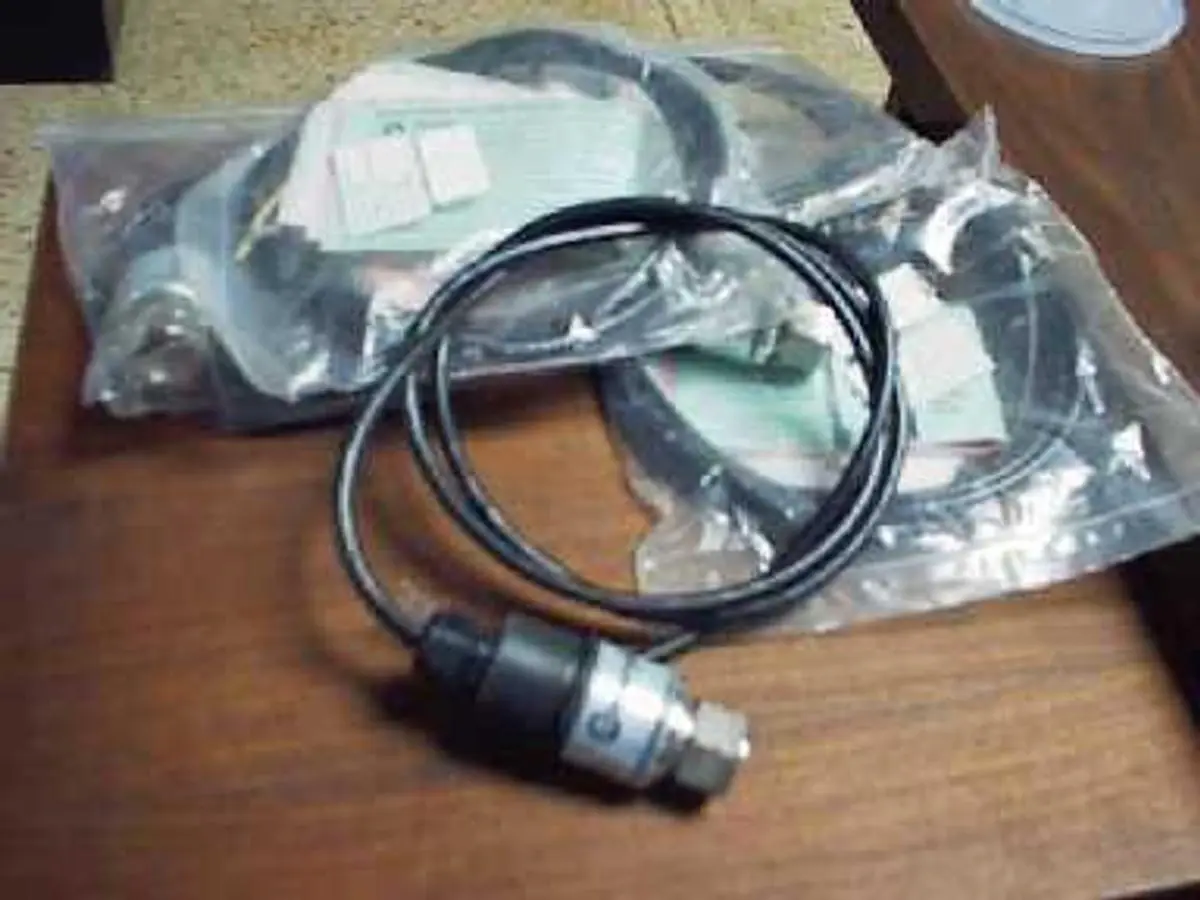 QTY. 5. MURPHY PRESSURE TRANSMITTER TYPE PTX 1020,...