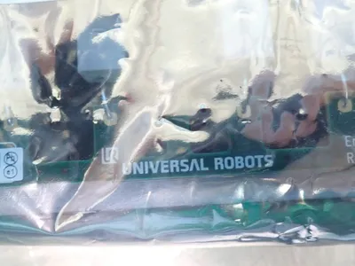 NEW UNIVERSAL ROBOTS 122745