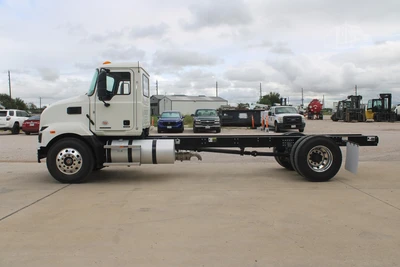 New | in-Stock 2025 MACK MD6 Cab Chassis trucks Texas US | Roll Off Truck World #1491874