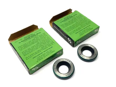 New | in-Stock CR Grease Seal .563" ID 1.124" OD .25 Thickness LOT OF 2 Seals & Gaskets Michigan US | Maverick Industrial Sales #1393287