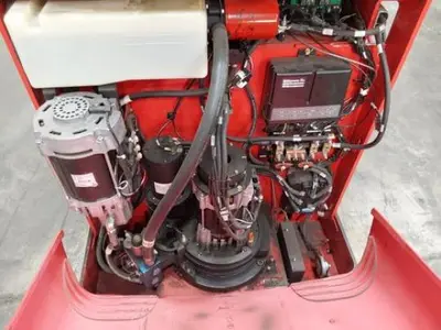 USED 2022 RAYMOND 560-OPC30TT