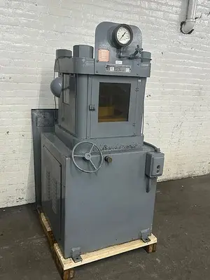 USED M&N 200 TON