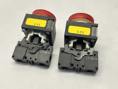 3SU1001-6AA20-0AA0 | Siemens  Panel Indicator Light Red 22mm LOT OF 2 - Used