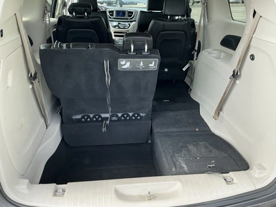 USED 2020 CHRYSLER VOYAGER