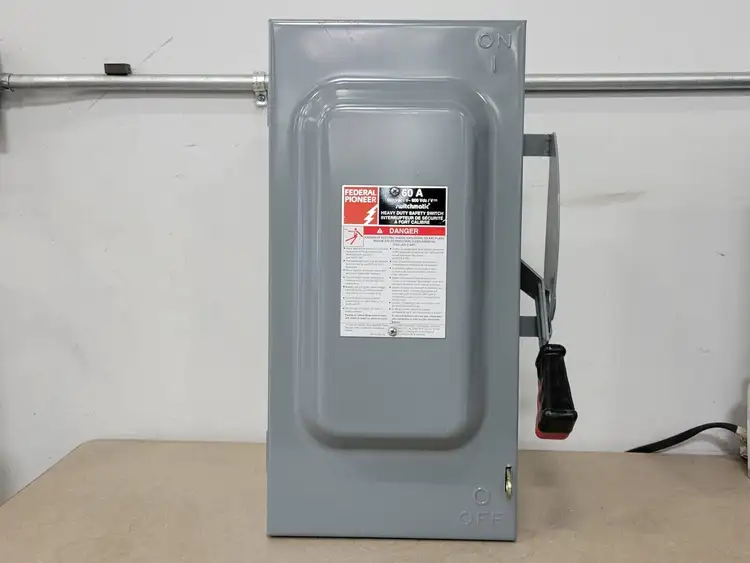 Used FEDERAL PIONEER C5636 Switchgears British Columbia CA | Lenmark #239348