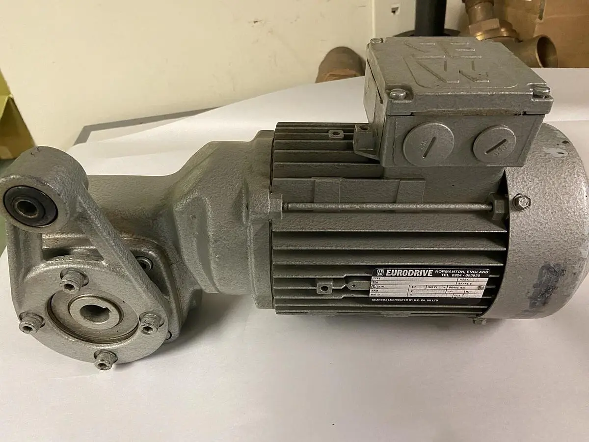 Used SEW-EURODRIVE SA31D180K Gearmotors | Surplus Asset Holdings #1226651