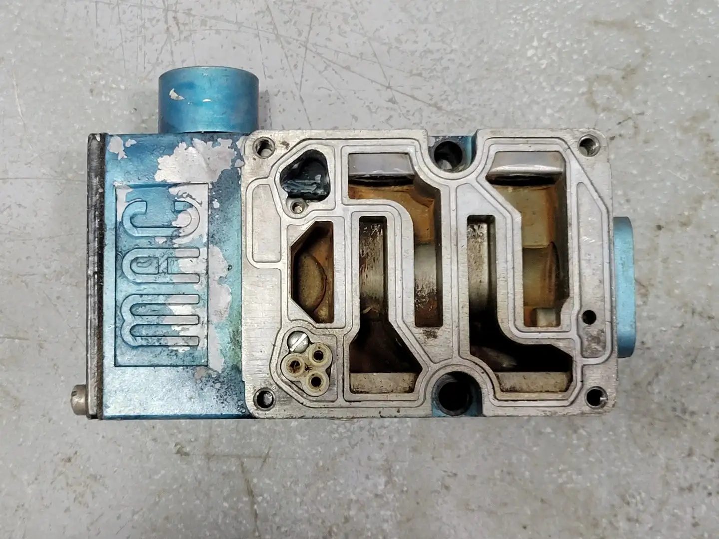 USED MAC 6500B3120011C001