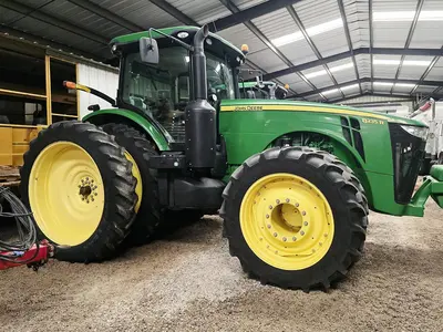 USED 2013 JOHN DEERE 8235R