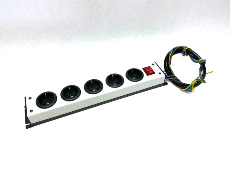 Used APSA 5-PORT POWER OUTLET STRIP 05000.0S05.09.020 Misc Industrial Equipment | Maverick Industrial Sales #1102860