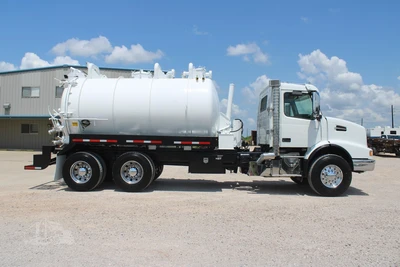 Used 2019 VOLVO VHD64B200 Septic/Sewer/Vacuum Trucks Texas US | Roll Off Truck World #1492002