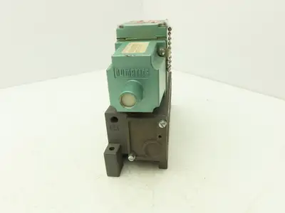 Numatics 34SAD415K013A Solenoid Valve w/ Manifold Block 120V 150 PSI 1/2" NPT