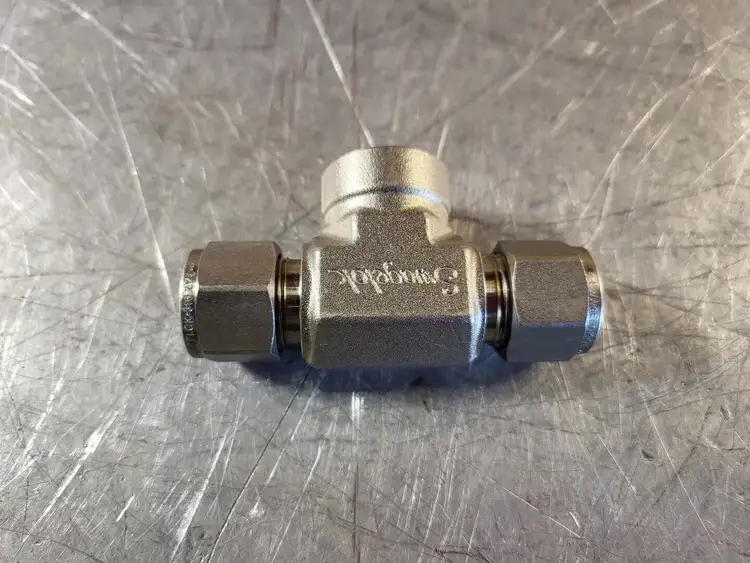New | in-Stock SWAGELOK SS-810-3-8TTF Parts (Hydraulics and Pneumatics) British Columbia CA | Lenmark #258268