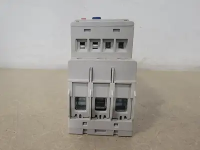 32 Amp, 3 Pole, 1NO+0NC, 690 Volts Contactor 100-C23*10 w/ Relay 193-ED1CB