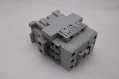 AB Allen-Bradley 100-C30*00 Series-B 600VAC Contactor STOCK H1193A