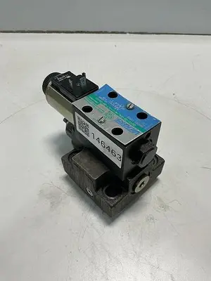 USED VICKERS DG4V-3S-2AL-M-U-HL7-60-EN490