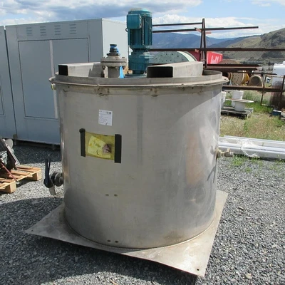 500 Gallon Stainless Steel Tank With 5HP Mixer