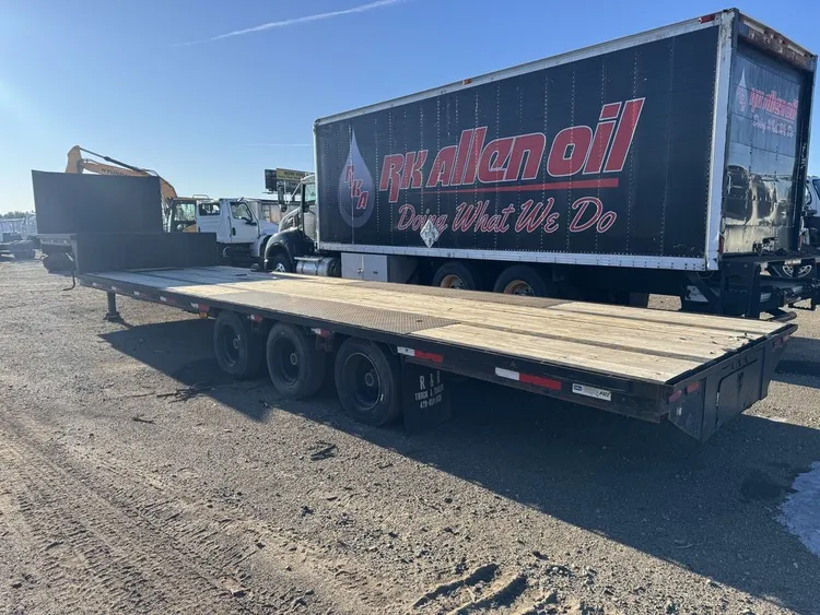 Used 2019 R&R TRAILER THREE AXLE STEP DECK Flatbed Trailers Minnesota US | Carco Truck & Equipment #1514220