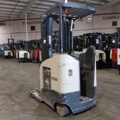 USED 2019 CROWN RR5725-45