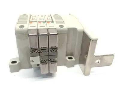 USED SMC PNEUMATIC SOLENOID MANIFOLD W/ D SUB CONNECTOR