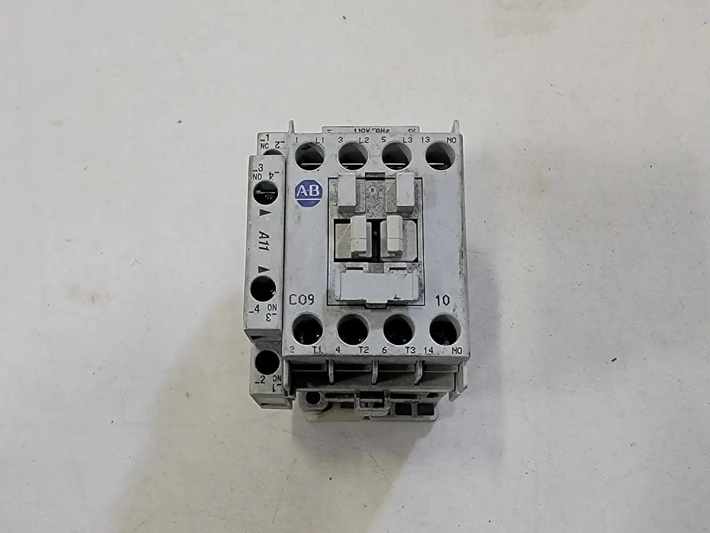 USED ALLEN-BRADLEY 100-C09D10