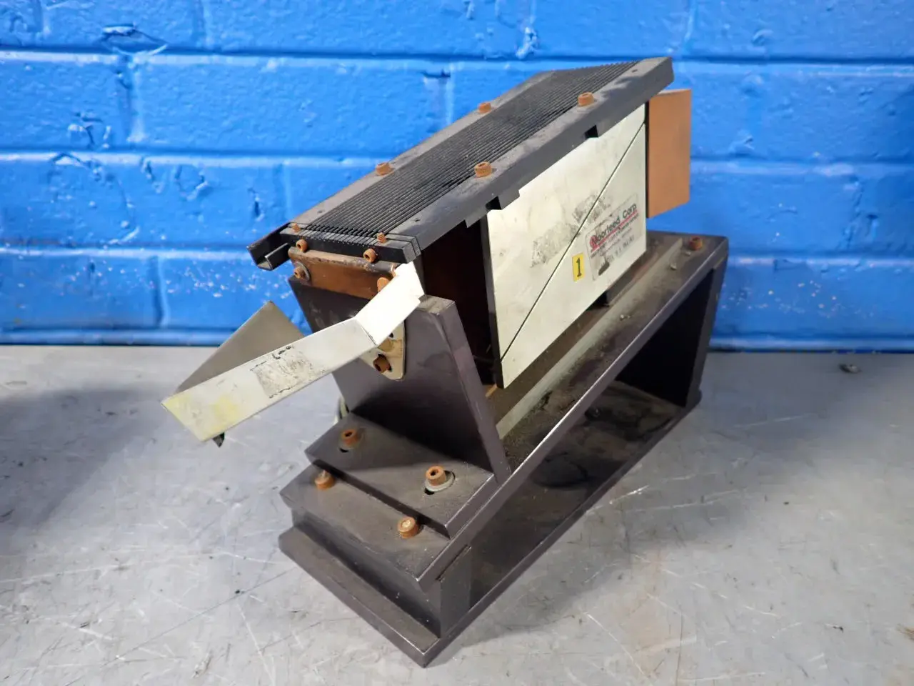 Used MOORFEED CORP. 8.5 INLINE Miscellaneous Packaging Equipment Ohio US | HGR 24 #1283877