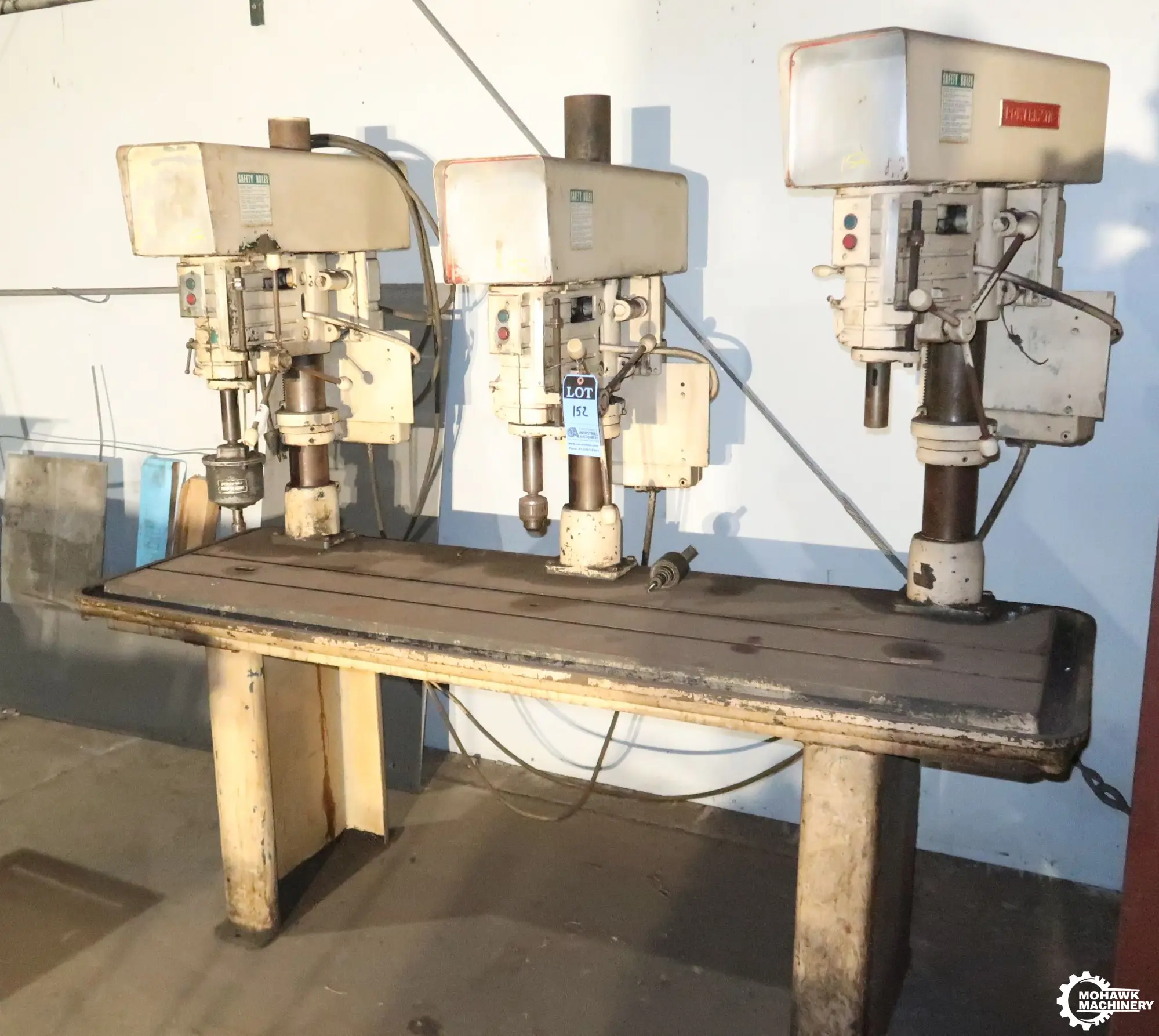 20" POWERMATIC "1200" 3-SPINDLE MULTIPLE SPINDLE DRILL PRESS w/MANUAL DOWN FEED - WORK BENCH - (1) PROCUNIER TAPPING HEAD