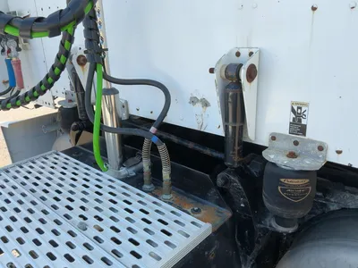 USED 2011 PETERBILT 386