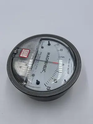 USED MAGNEHELIC MAGNEHELIC 2330
